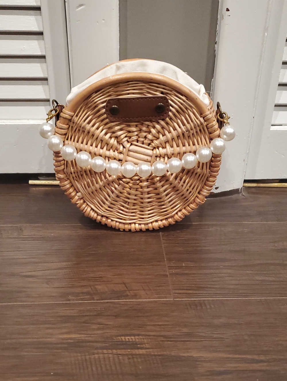 Woven Round Straw Pearl-Detail - Natural